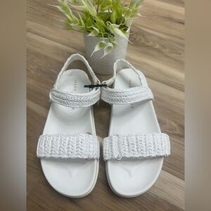 Marc Fisher LTD
Lenore Sandles NWT Size 5 1/2